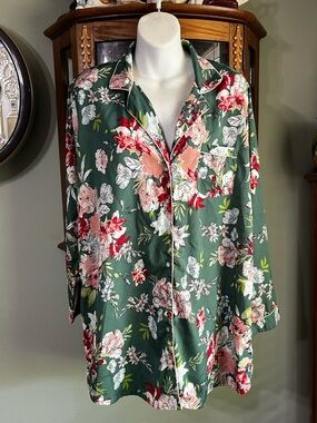 Cupcakes and Cashmere Green Floral Smooth Night Shirt Large